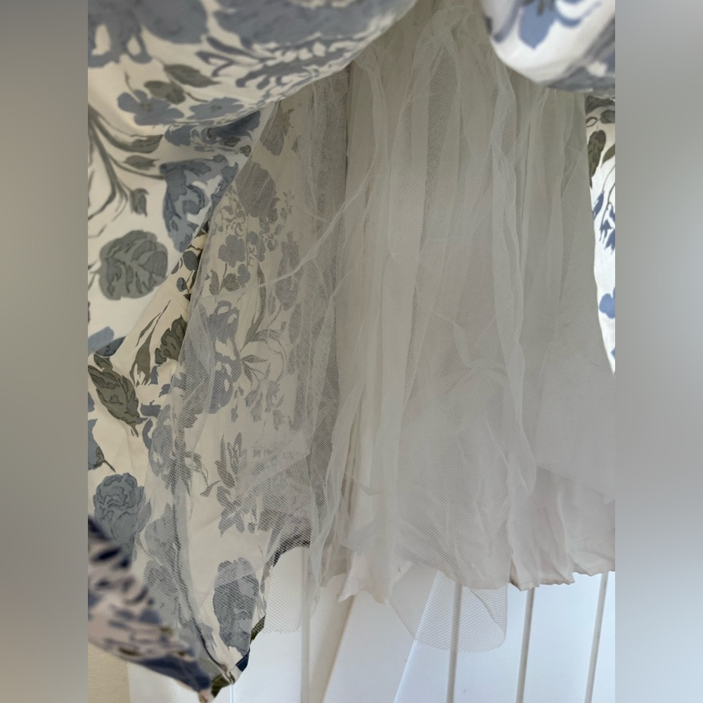 Reformation Kastoria Dress in the Lucca floral print - Picture 9 of 16